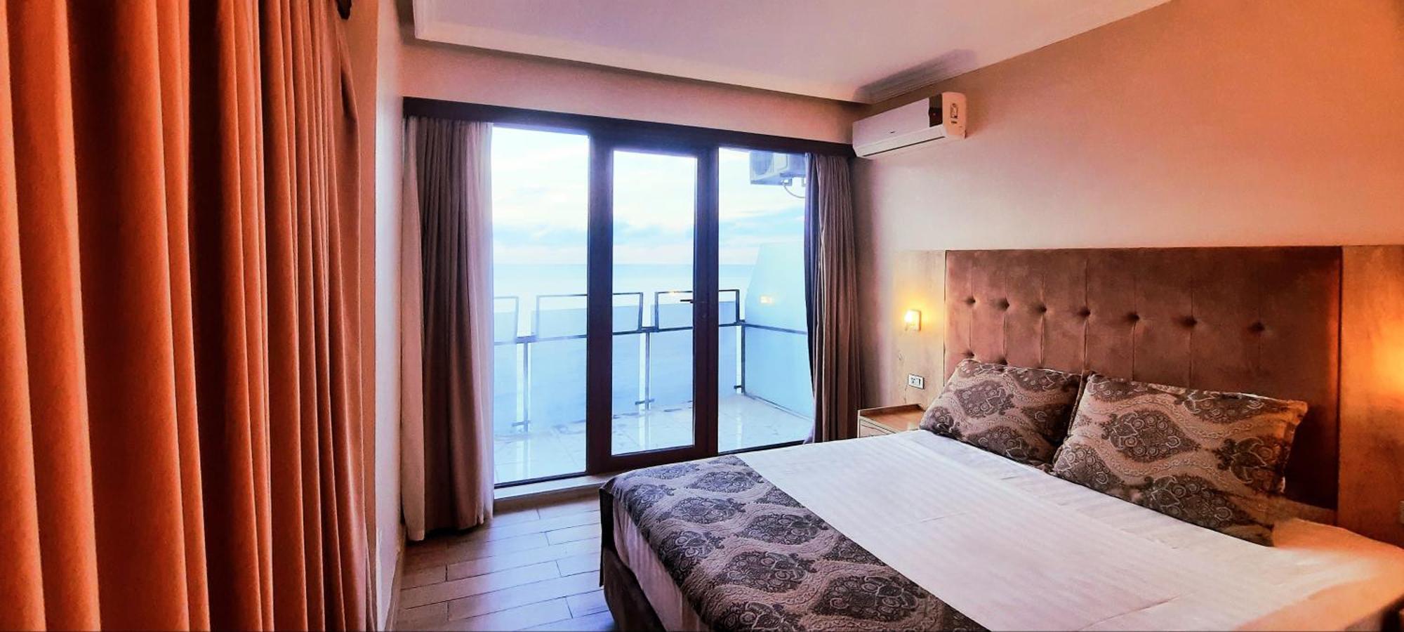 Ashtal Beach Hotel Батуми Екстериор снимка