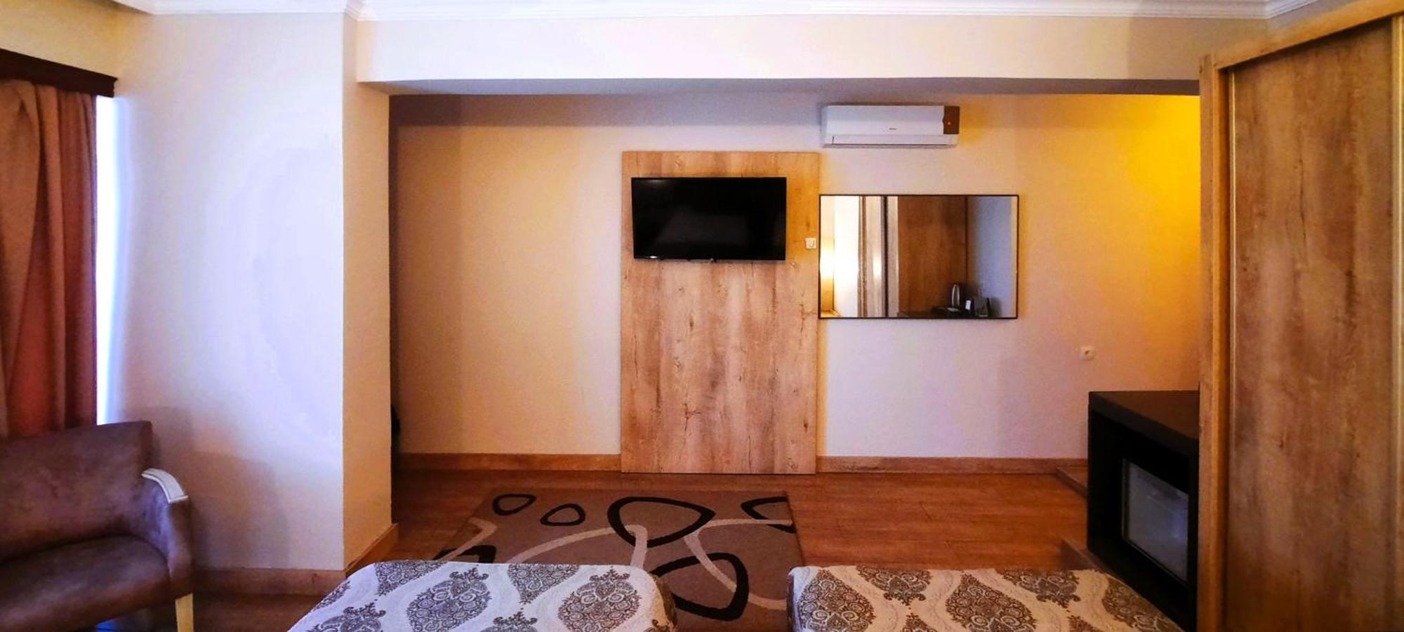 Ashtal Beach Hotel Батуми Екстериор снимка