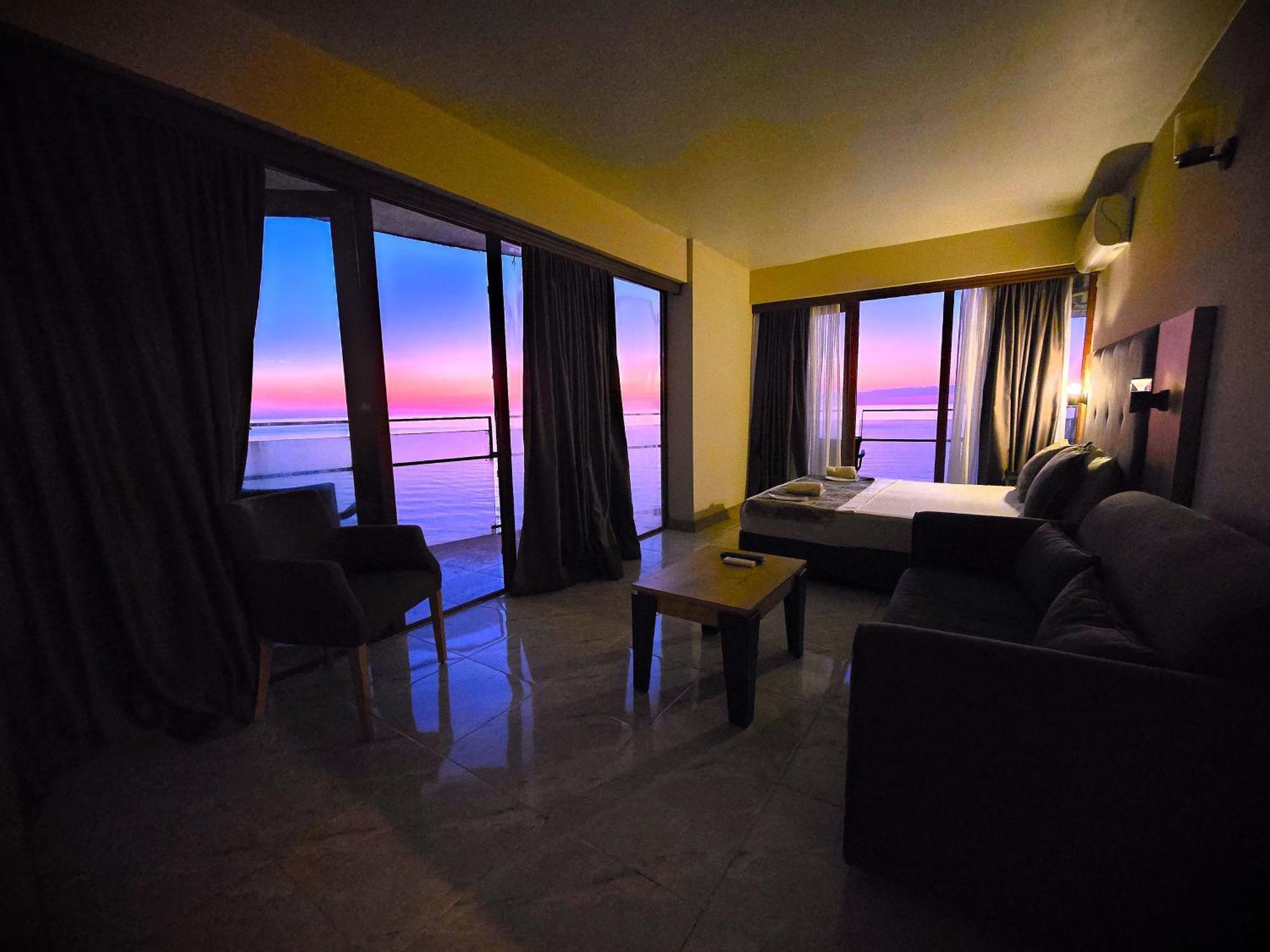 Ashtal Beach Hotel Батуми Екстериор снимка